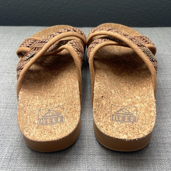 Reef Cushion Woven Bloom, brunette - Picture 4 of 7